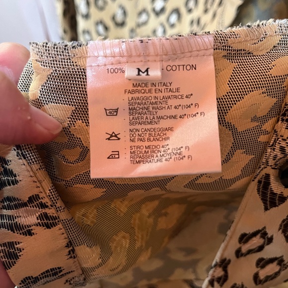 **SOLD** Vintage Salvatore Ferragamo Coat - Picture 9 of 12